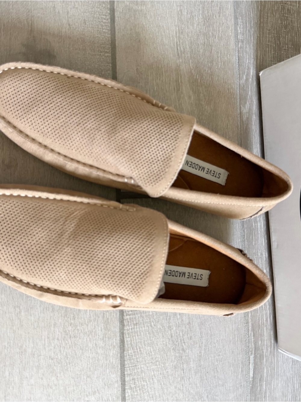 Steve Madden Beige Suede Perforated Slip-On Loafers -new in box -moccasins size - Picture 6 of 8
